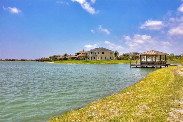 6241 Lago Vista Dr, Corpus Christi, TX 78414
