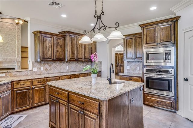 6241 Lago Vista Dr, Corpus Christi, TX 78414