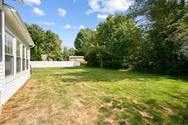 860 North Main Street, Killingly, CT 06239