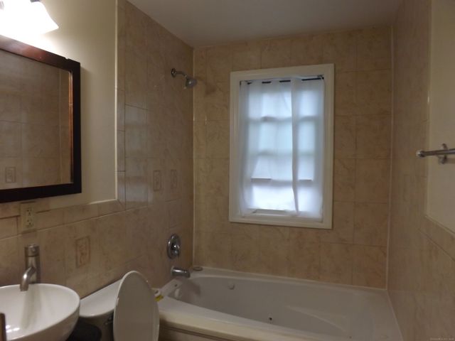 132 Virginia Avenue 132, Bridgeport, CT 06610