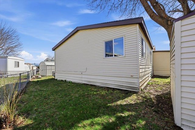 21725 E Wellesley Ave, Otis Orchards, WA 99027