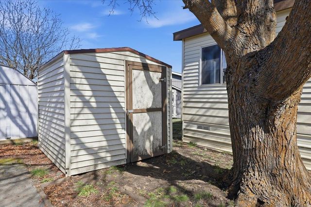 21725 E Wellesley Ave, Otis Orchards, WA 99027