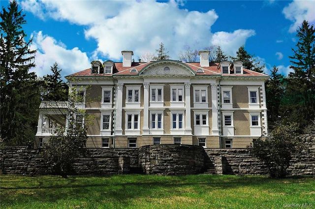 118 Tower Hill Road W, Tuxedo Park, NY 10987