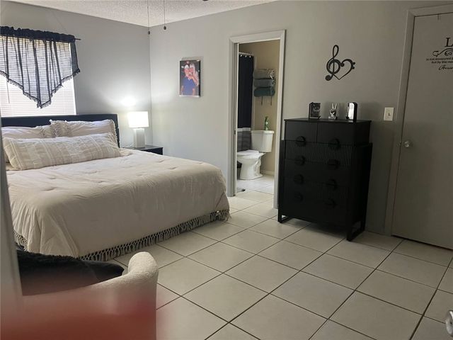 1658 Quaker Lane, Sebastian, FL 32958