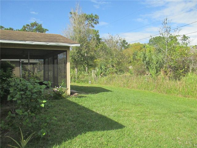 1658 Quaker Lane, Sebastian, FL 32958