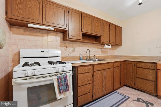 12248 SWEET BRIAR RD, Philadelphia, PA 19154