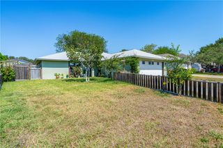 2825 W Mount Dr, Corpus Christi, TX 78414