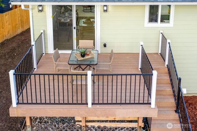 1101 VASHON Court NE, Renton, WA 98059