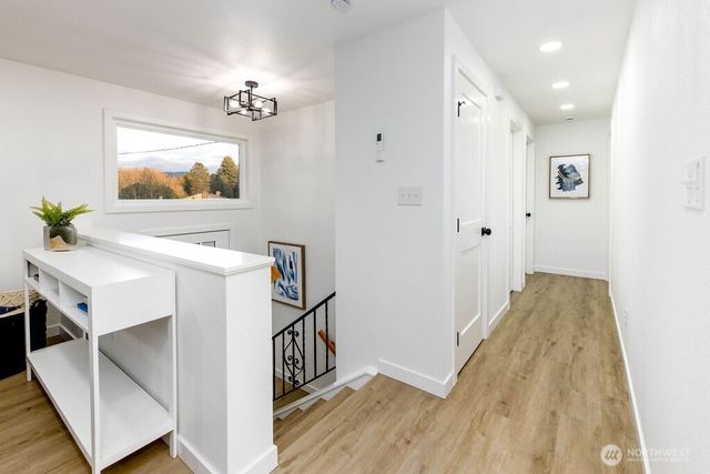 1101 VASHON Court NE, Renton, WA 98059