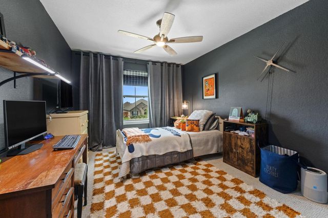 7219 Hillside Avenue, Mont Belvieu, TX 77523
