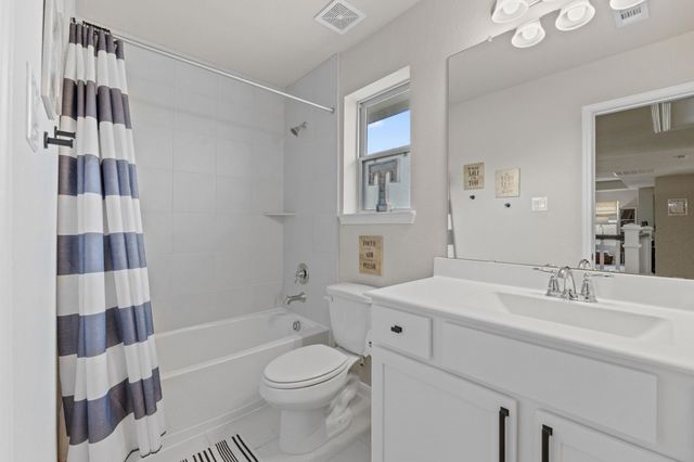 7219 Hillside Avenue, Mont Belvieu, TX 77523