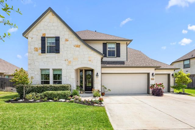 7219 Hillside Avenue, Mont Belvieu, TX 77523