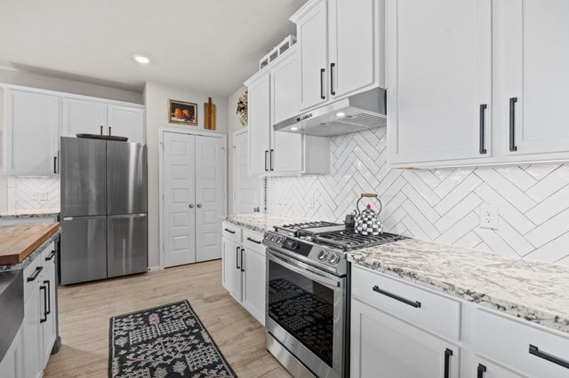 7219 Hillside Avenue, Mont Belvieu, TX 77523