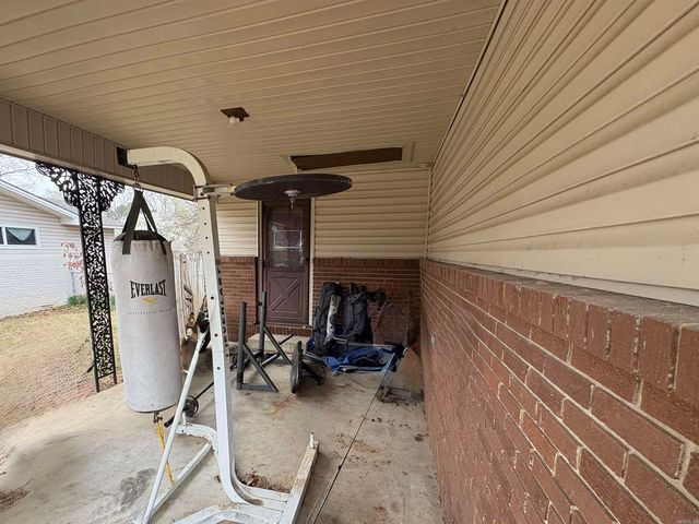 122 Cloverdale, Searcy, AR 72143