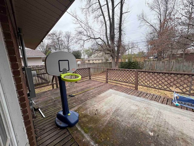 122 Cloverdale, Searcy, AR 72143