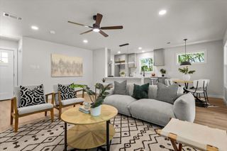 5204 Emerald Forest DR, Austin, TX 78745