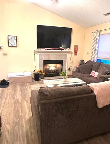 1861 August Dr., Mansfield, OH 44906