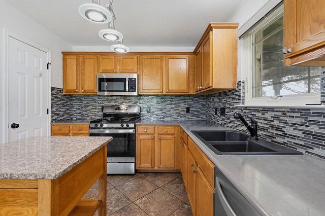 1109 Traci Michelle DR, Pflugerville, TX 78660