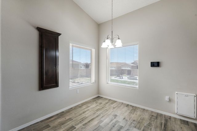 921 Firewheel Avenue SW, Los Lunas, NM 87031