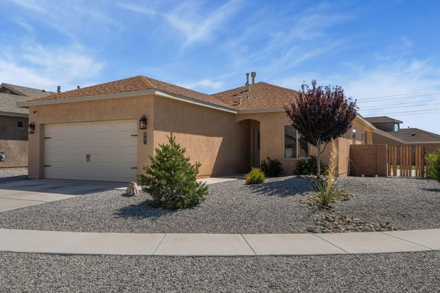 921 Firewheel Avenue SW, Los Lunas, NM 87031