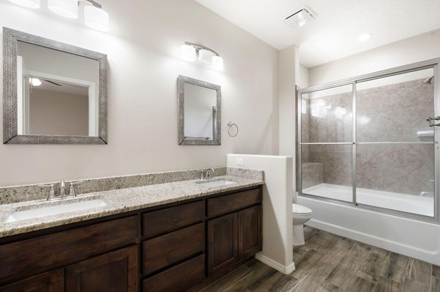921 Firewheel Avenue SW, Los Lunas, NM 87031