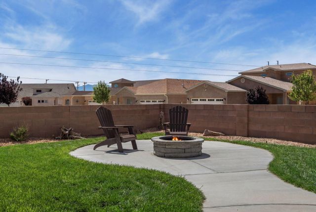 921 Firewheel Avenue SW, Los Lunas, NM 87031