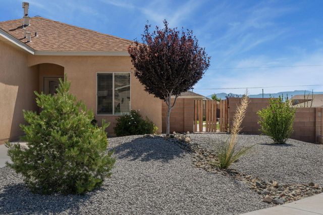 921 Firewheel Avenue SW, Los Lunas, NM 87031