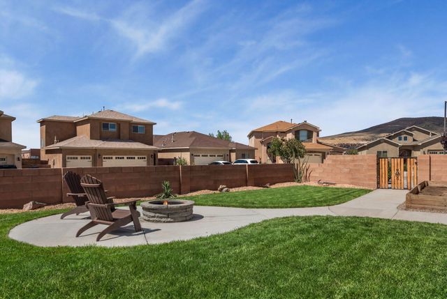 921 Firewheel Avenue SW, Los Lunas, NM 87031