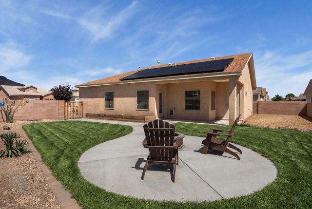 921 Firewheel Avenue SW, Los Lunas, NM 87031