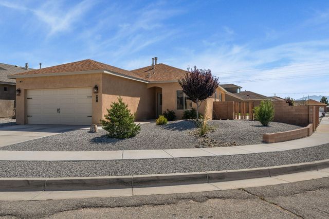 921 Firewheel Avenue SW, Los Lunas, NM 87031