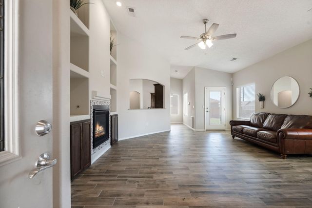 921 Firewheel Avenue SW, Los Lunas, NM 87031