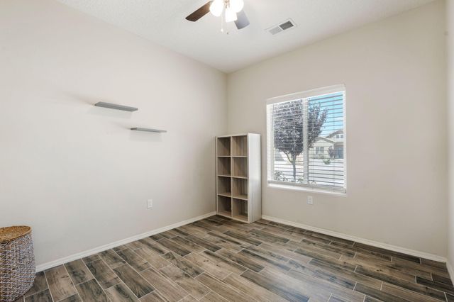 921 Firewheel Avenue SW, Los Lunas, NM 87031