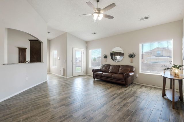 921 Firewheel Avenue SW, Los Lunas, NM 87031