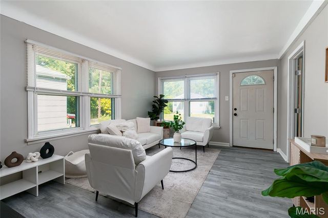 609 Belmont Place, St Louis, MO 63135