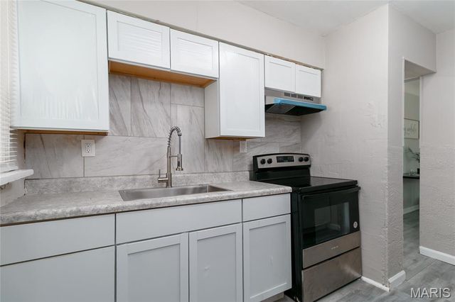 609 Belmont Place, St Louis, MO 63135