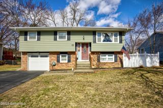 35 Lincoln Avenue, Colonie, NY 12205