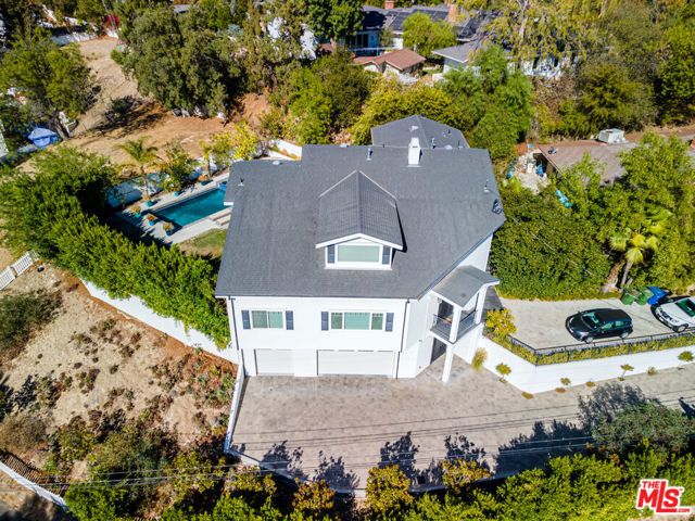 19633 Wells Drive, Tarzana (los Angeles), CA 91356