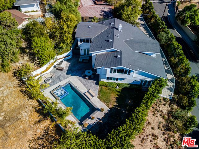 19633 Wells Drive, Tarzana (los Angeles), CA 91356