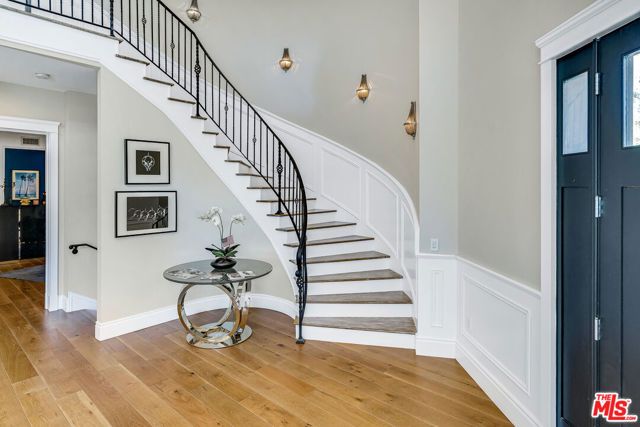 19633 Wells Drive, Tarzana (los Angeles), CA 91356