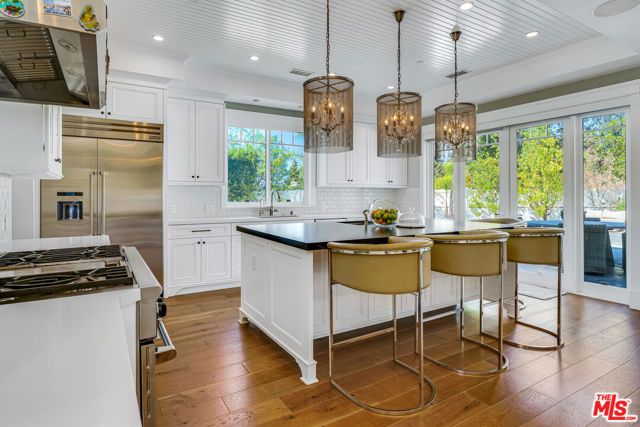 19633 Wells Drive, Tarzana (los Angeles), CA 91356