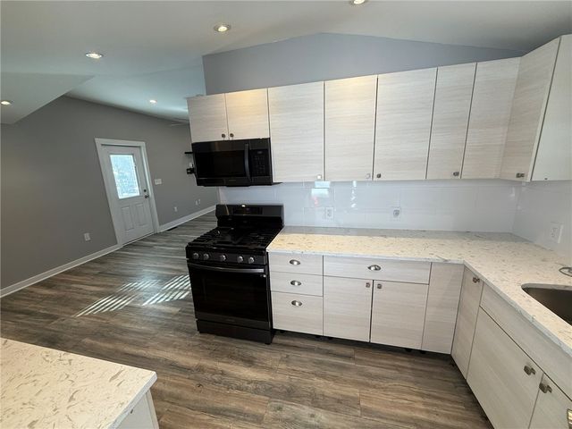 28 Bredin Ave, Twp Of But Sw, PA 16045