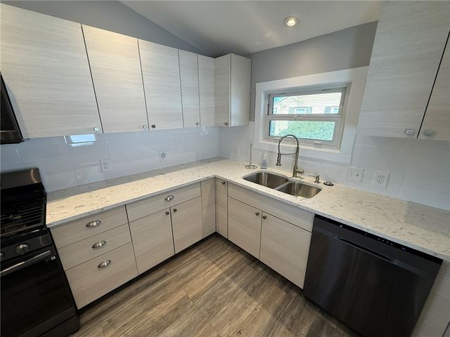 28 Bredin Ave, Twp Of But Sw, PA 16045