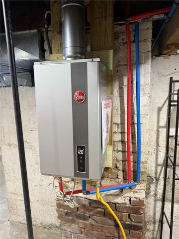 28 Bredin Ave, Twp Of But Sw, PA 16045