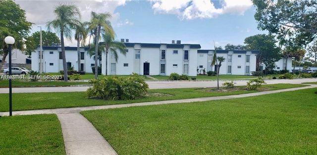 7220 SW 94th Pl G2, Miami, FL 33173