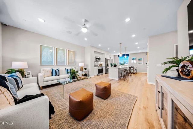 2860 Via Monte Mar, Camarillo, CA 93012