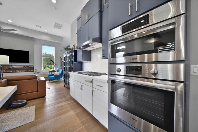 9847 Mocking Bird Hill Lane, Houston, TX 77080