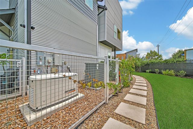 9847 Mocking Bird Hill Lane, Houston, TX 77080