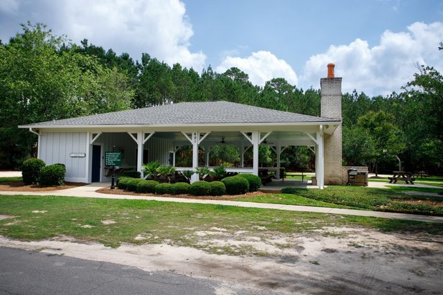 129 Charles Towne Ln., Murrells Inlet, SC 29576