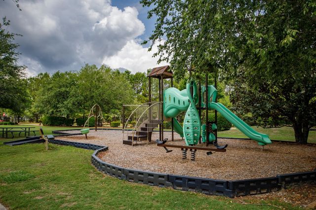 129 Charles Towne Ln., Murrells Inlet, SC 29576