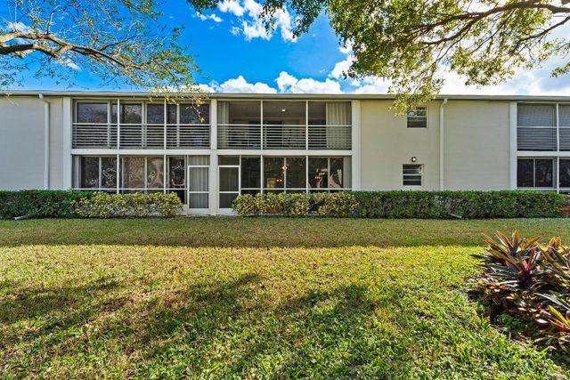 7 Westwood Avenue 104-C, Tequesta, FL 33469